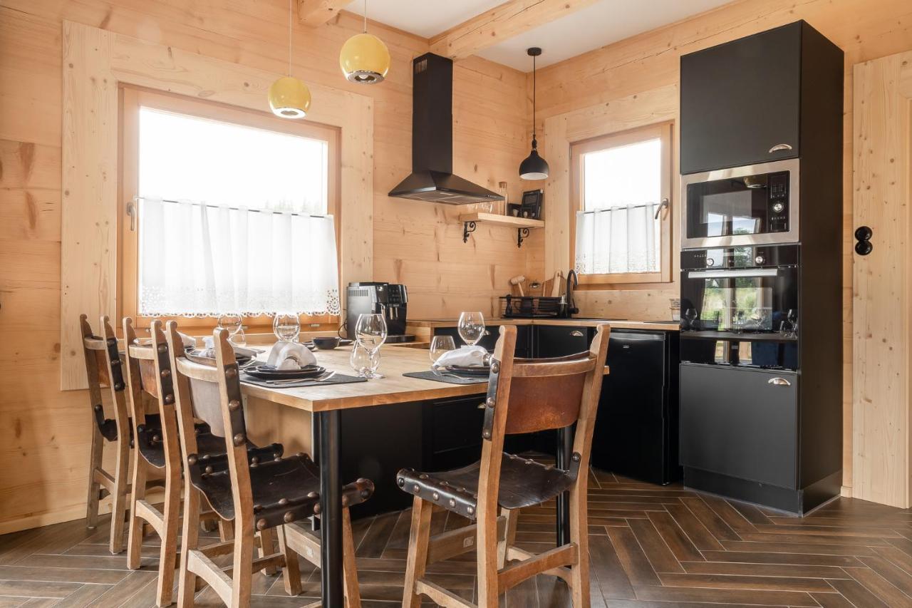 Zacny Lasek Apartment *